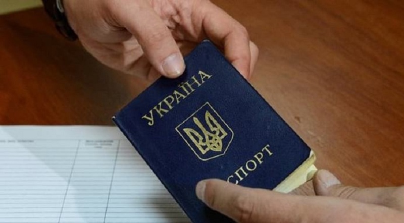 В Україні будуть позбавляти громадянства певних людей: хто це буде￼