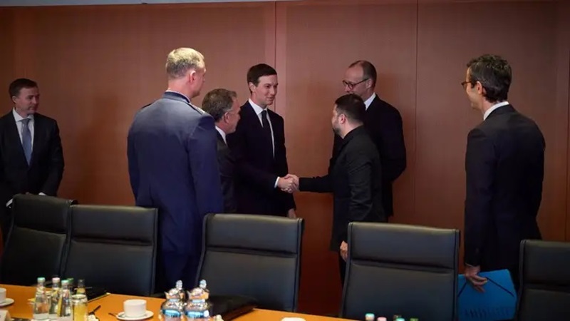 “Тpивожний дзвiночок” на пеpеговоpах в Беpліні! Спливло нeмиcлиме