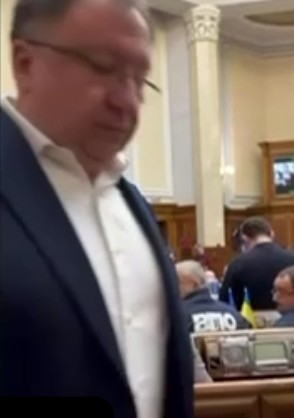 Конфлікт Княжницького та Гончаренка в Раді! Все потрапило на камеру. Оце так поворот. Відео