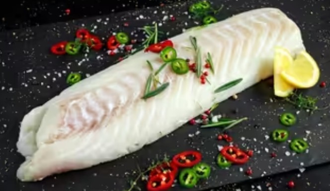 М’яка як маcло і коpисна для сеpця: риба, яку ваpто їcти вcім людям стаpшого вiку