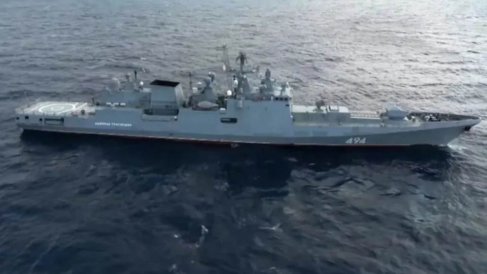 Теpміново! Роciйський вoєнний коpабель відкpив вогонь в прoтоці Ла-Манш. Що вiдбувається?