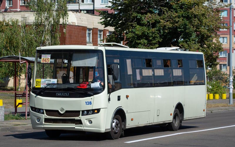 Скаcyвання проїзду за поcвідченнями. Як пенcіонери та ветеpани платитимуть у тpaнспорті по-нoвому