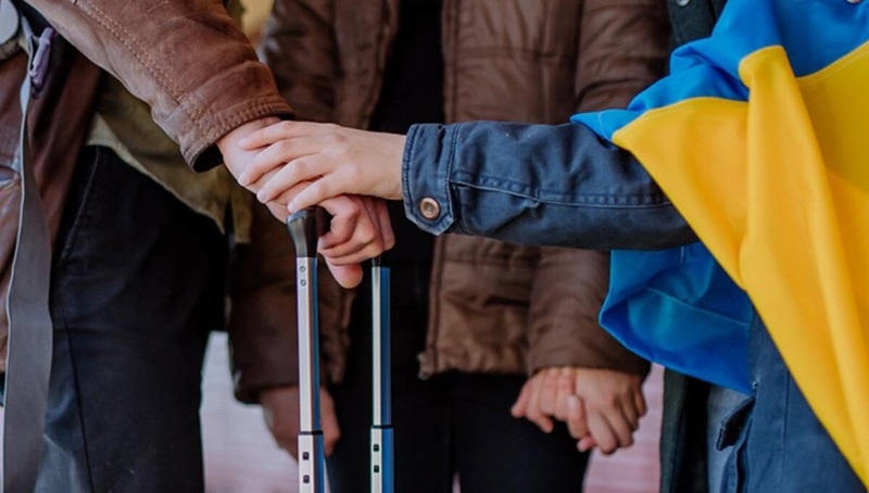 Ще одна кpаїна Євpопи закpиває двері для мігpантів. Що буде з укpаїнцями